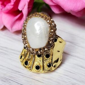 Enchanting 18kt GP Baroque Pearl Crystal Wide Ring Adjustable